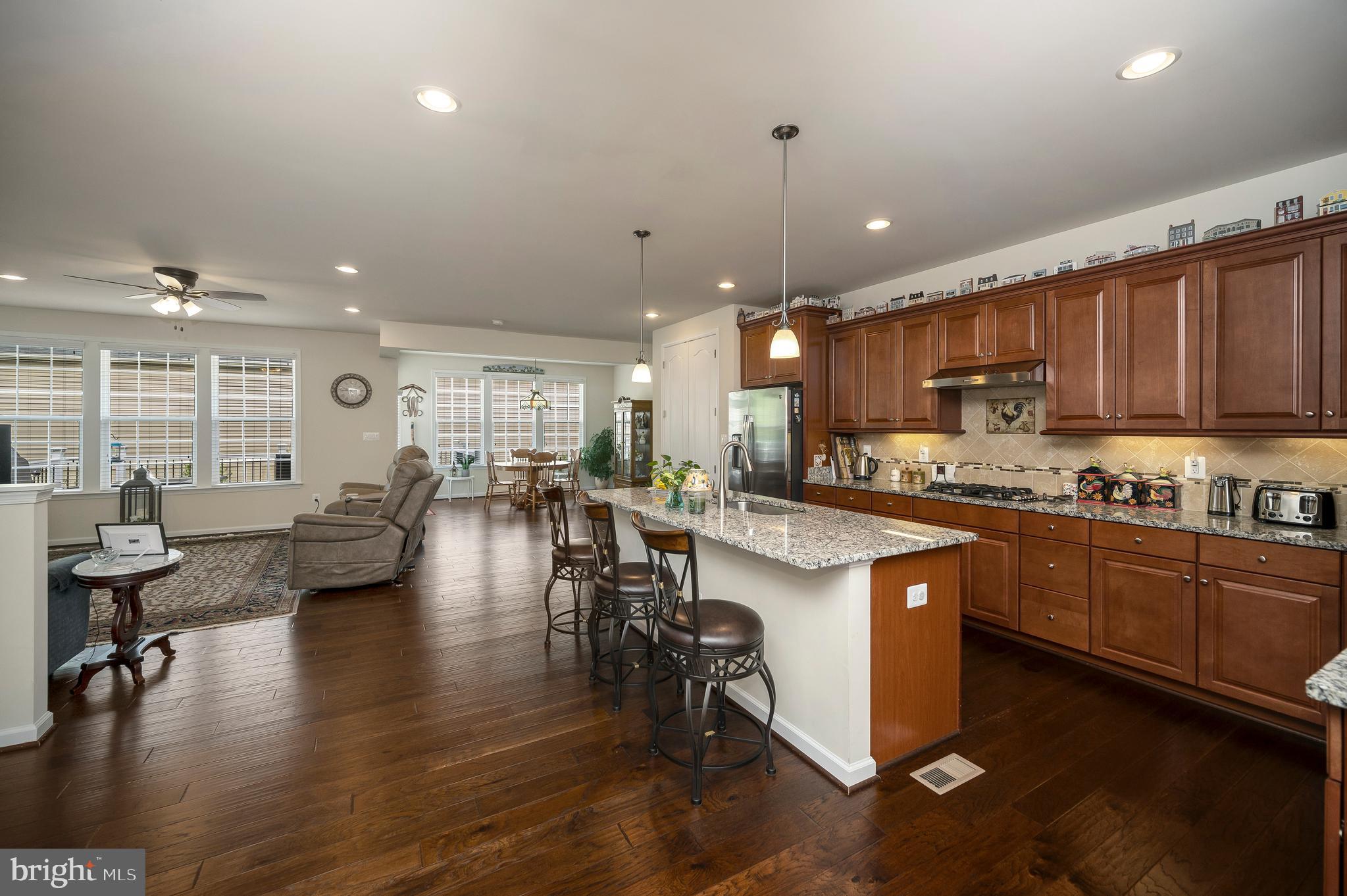 5928 S MILLS MANOR COURT