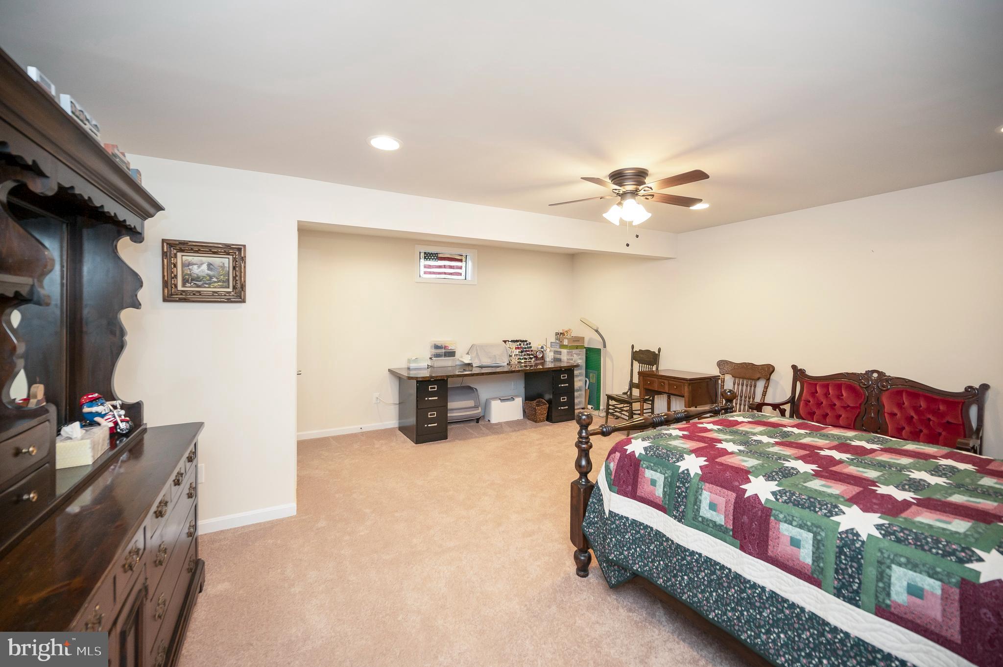 5928 S MILLS MANOR COURT