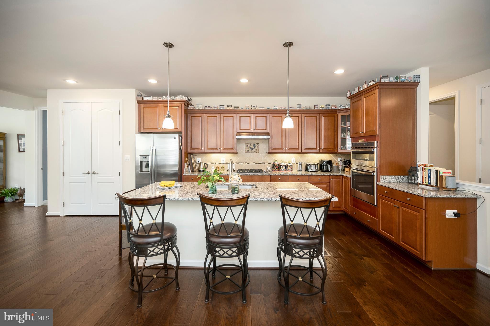 5928 S MILLS MANOR COURT