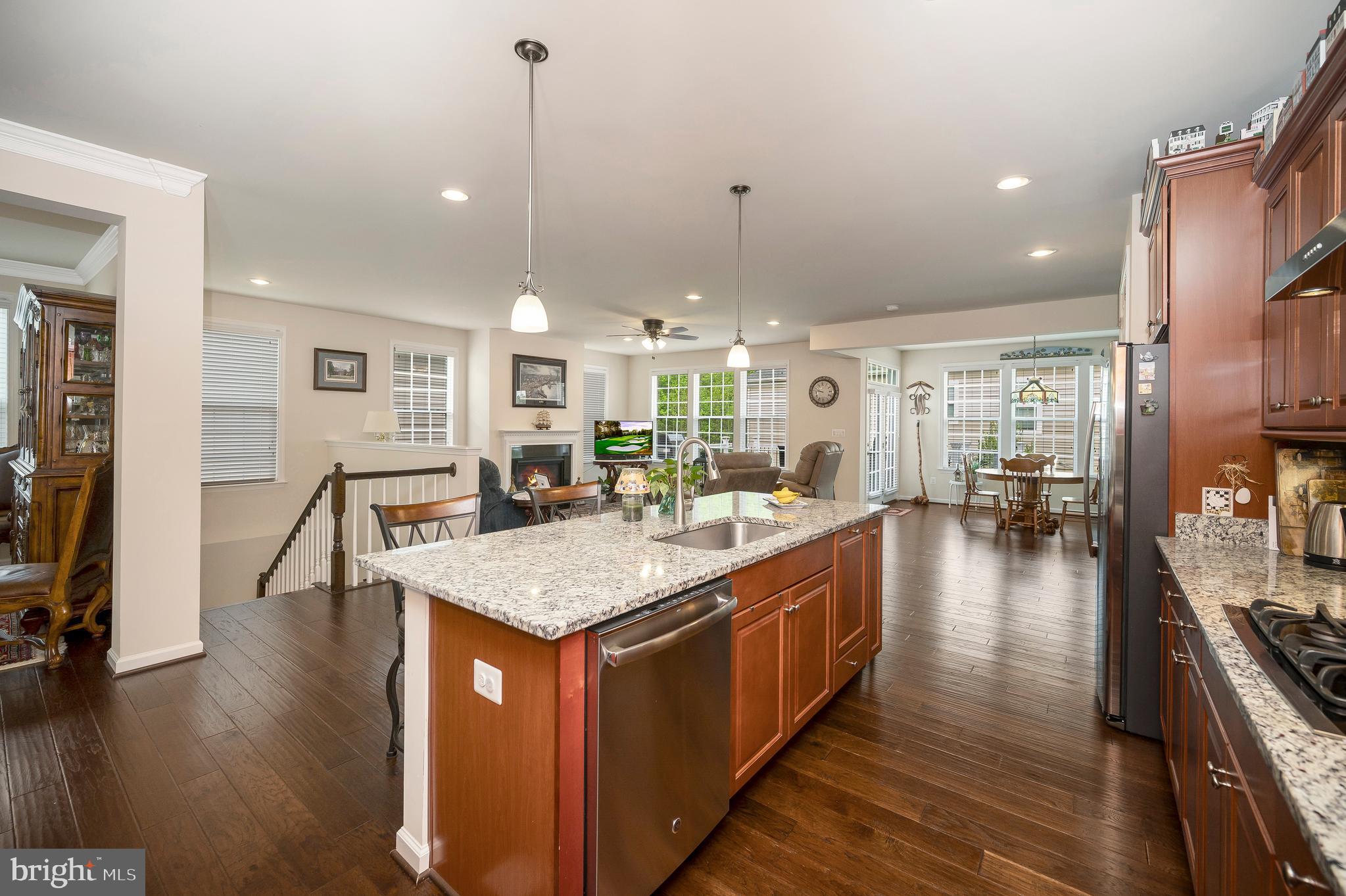 5928 S MILLS MANOR COURT