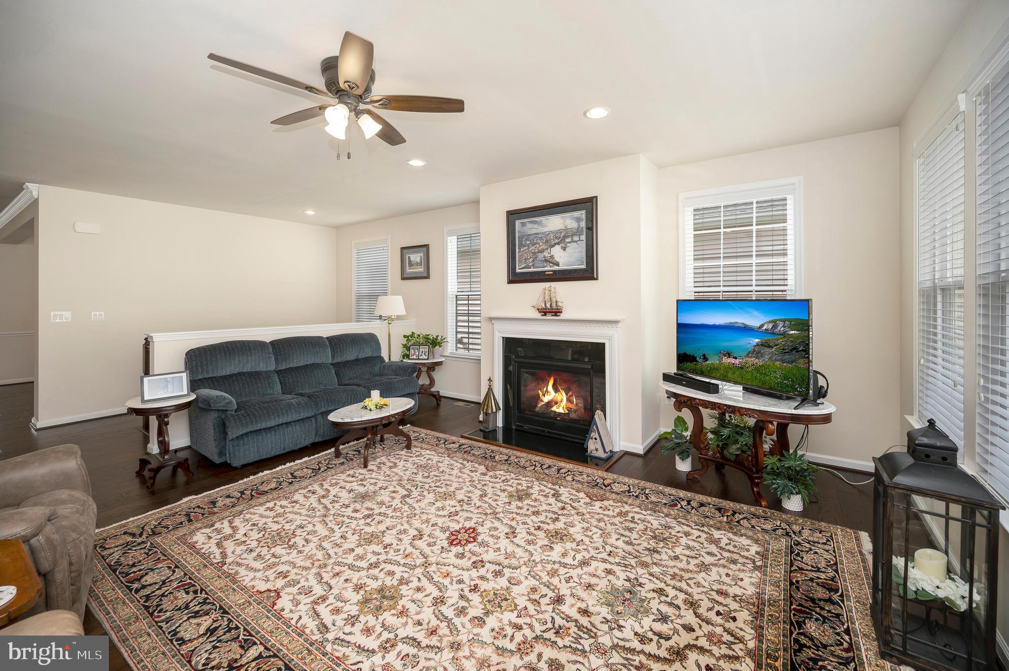 5928 S MILLS MANOR COURT