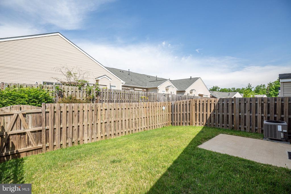 9410 FYVIE LANE