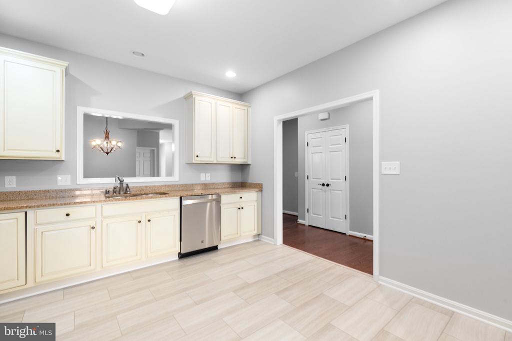9410 FYVIE LANE