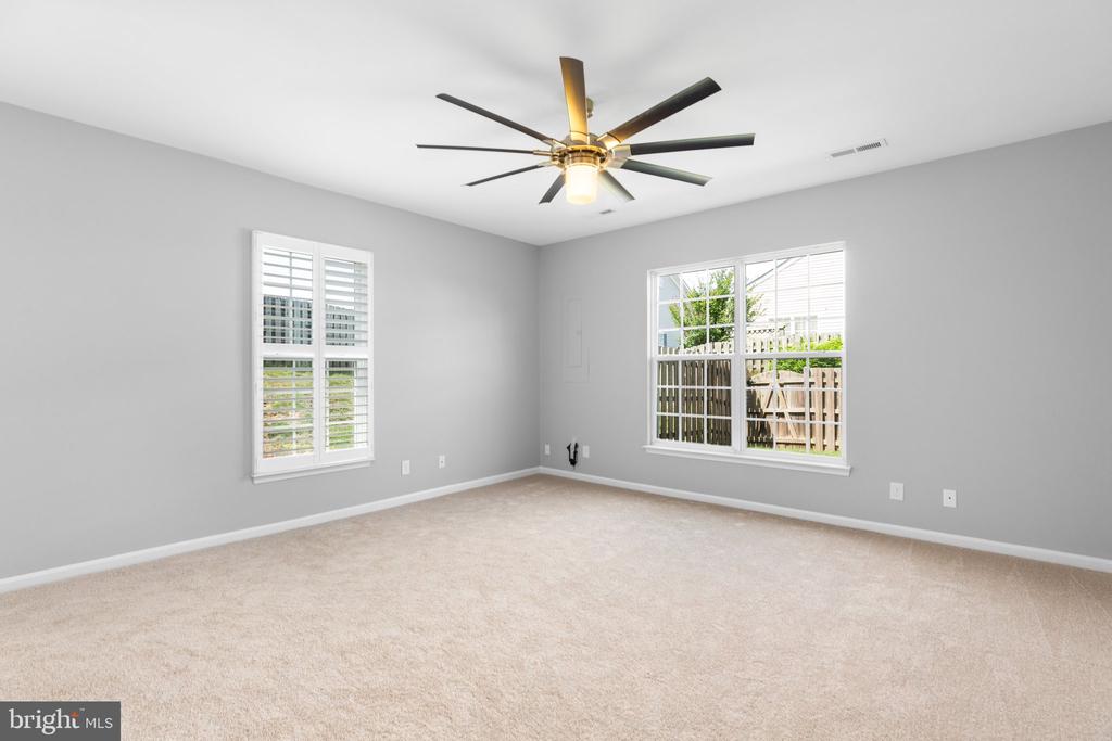 9410 FYVIE LANE