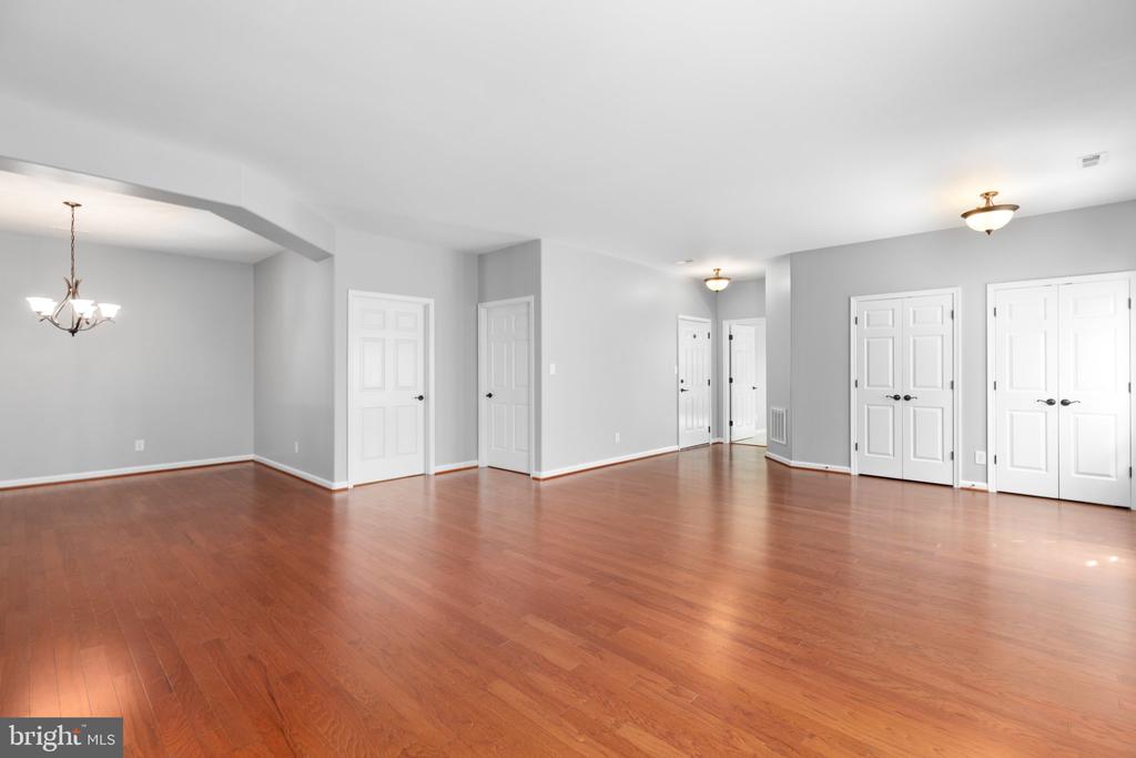 9410 FYVIE LANE