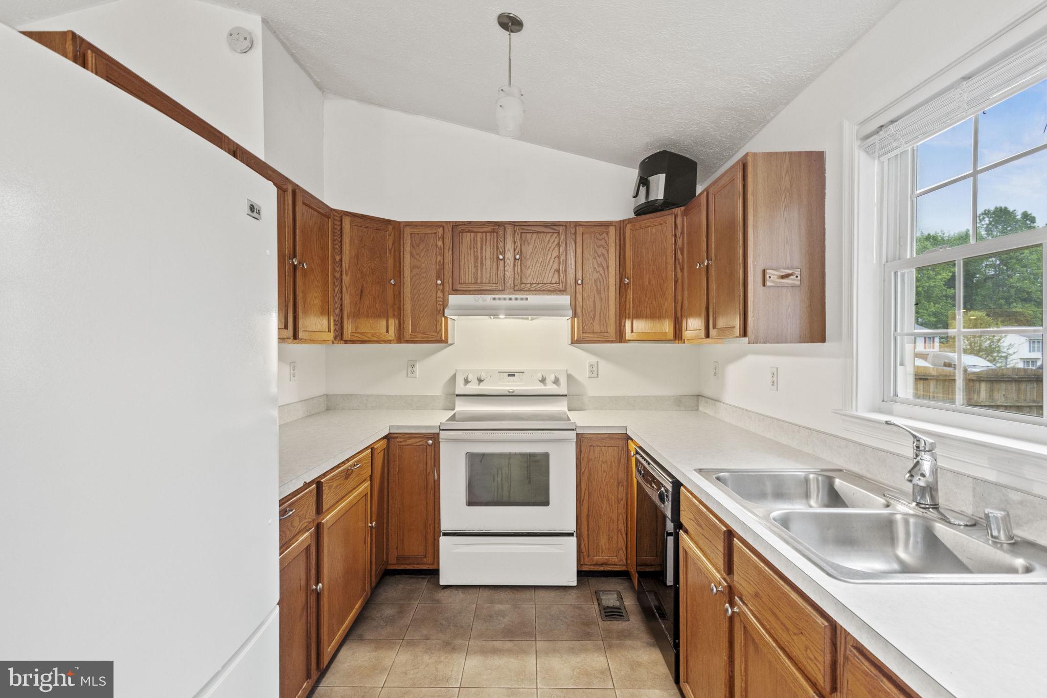 11813 HUNTING RIDGE DRIVE