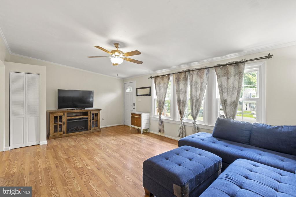 11708 CAMELOT WAY
