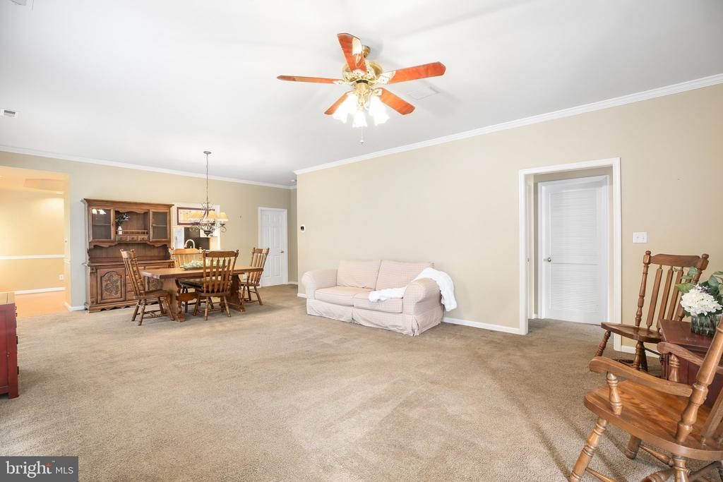 9307 GLASCOW DRIVE