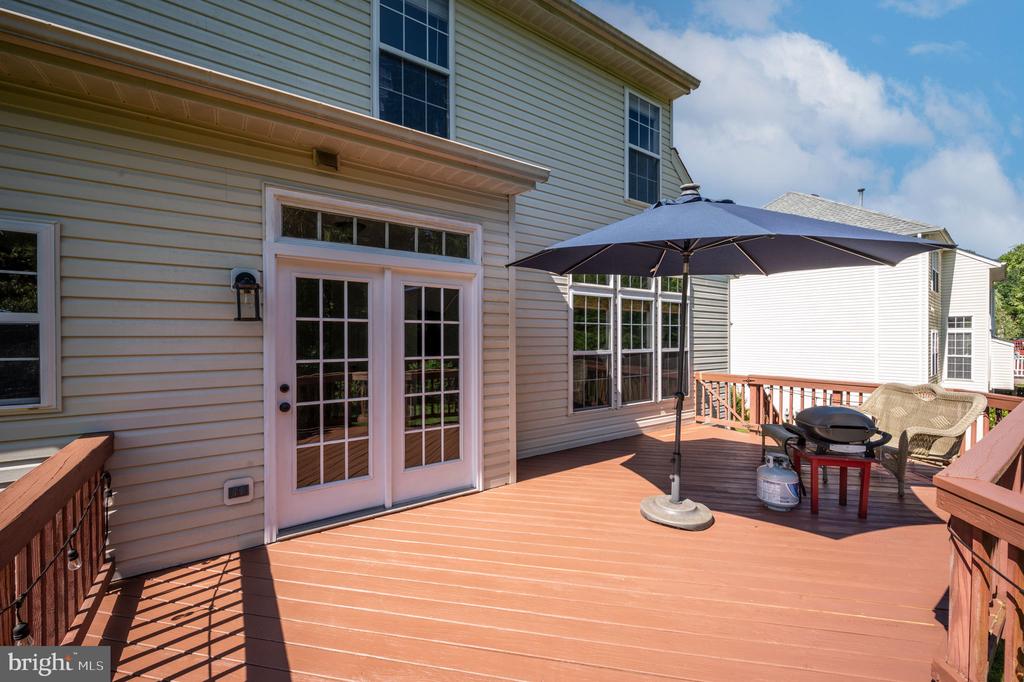 3817 CARLYLE COURT