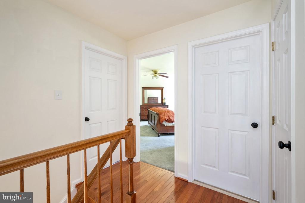 3817 CARLYLE COURT