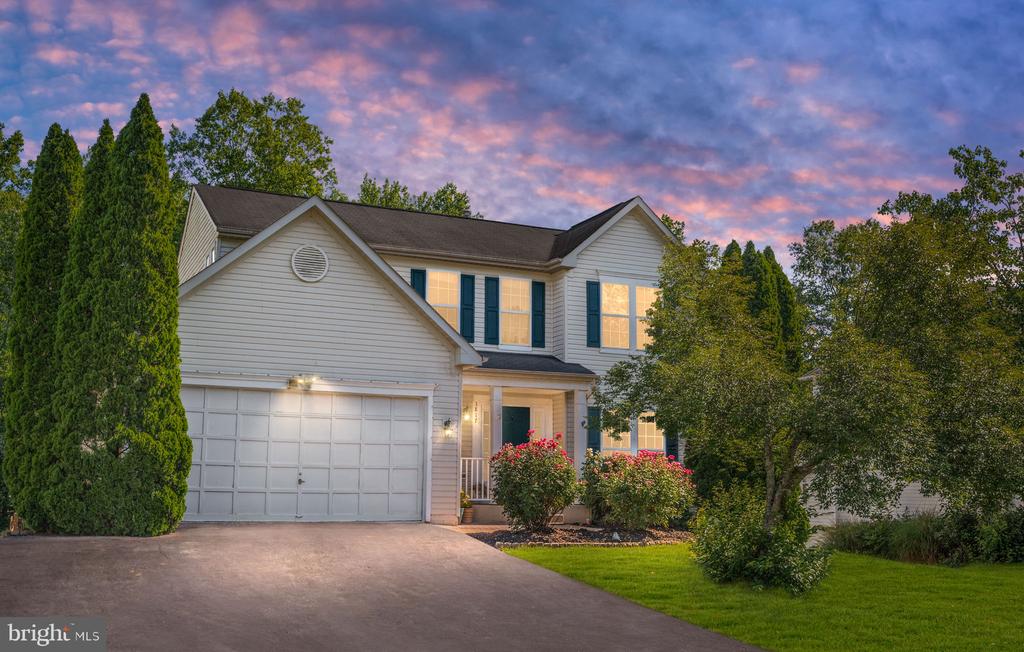 3817 CARLYLE COURT