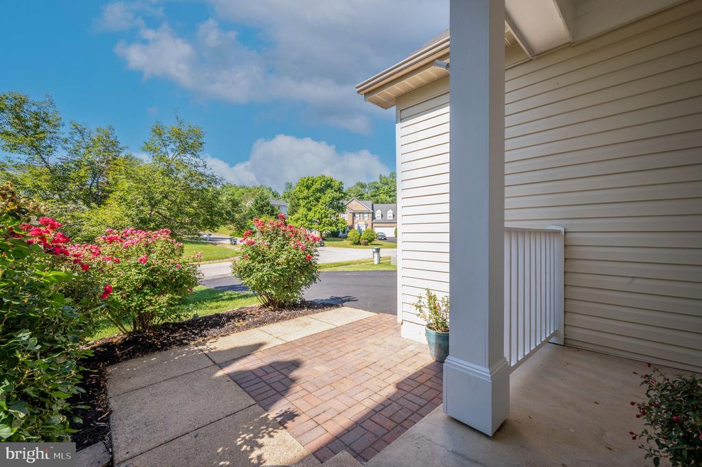 3817 CARLYLE COURT
