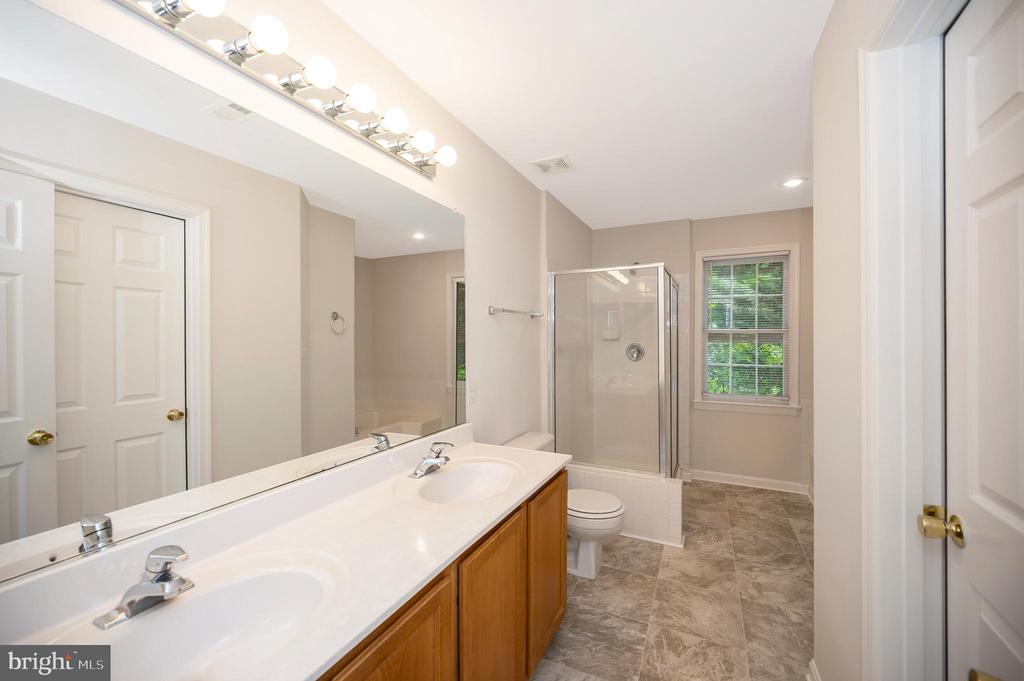 11302 BATH COURT