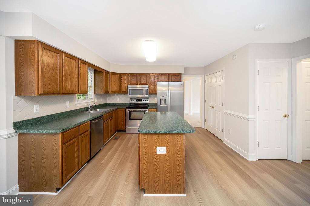 11302 BATH COURT