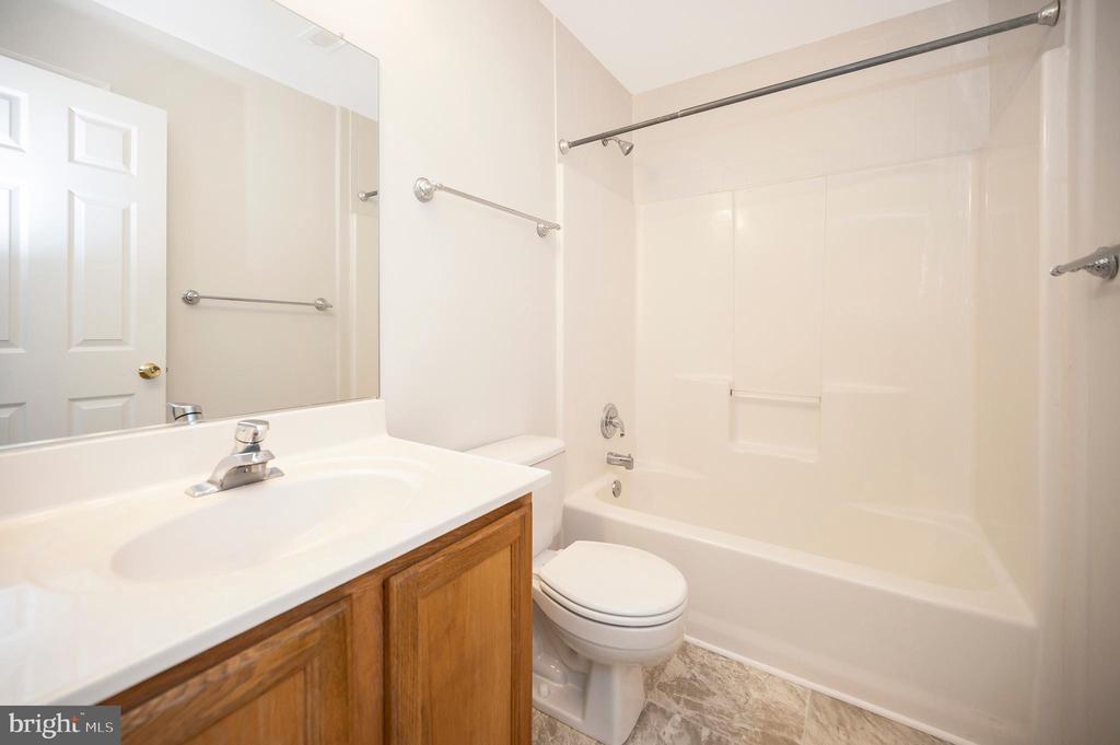 11302 BATH COURT