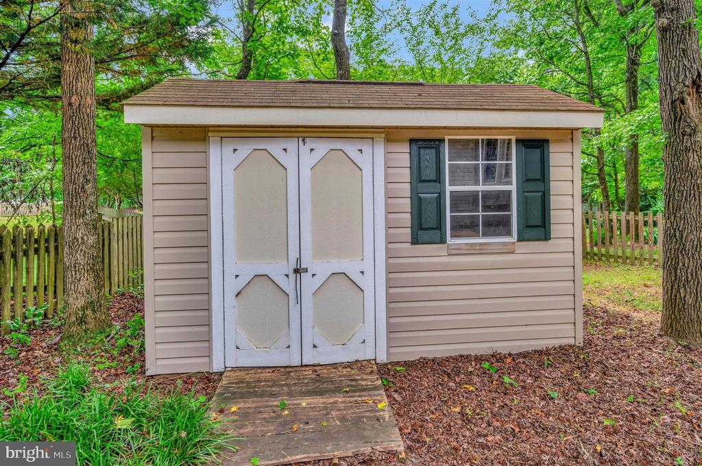 11302 BATH COURT