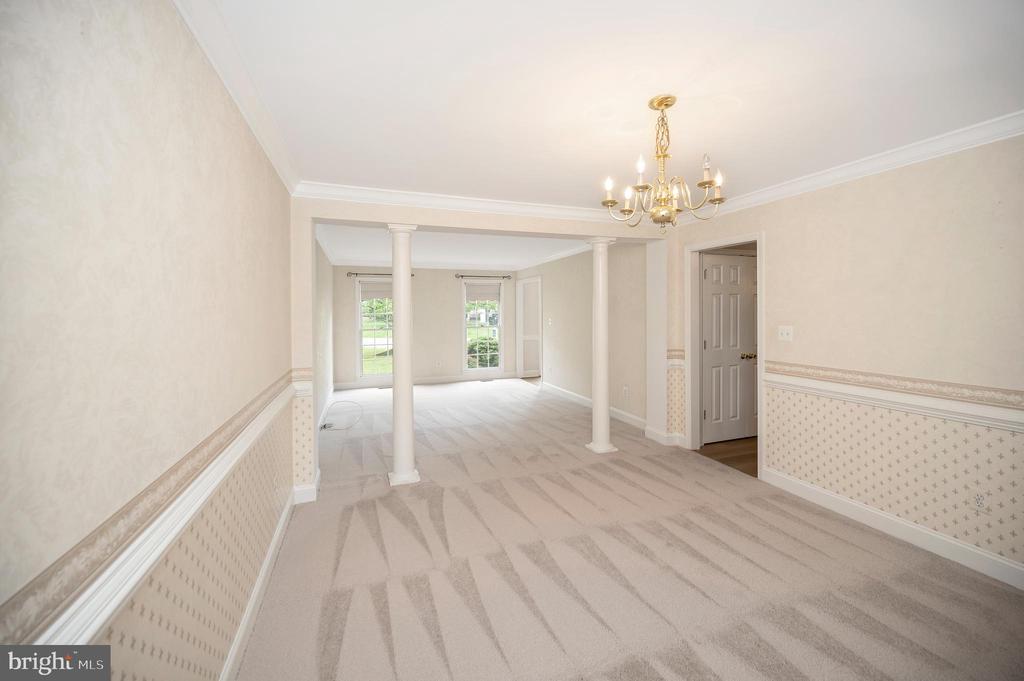 11302 BATH COURT