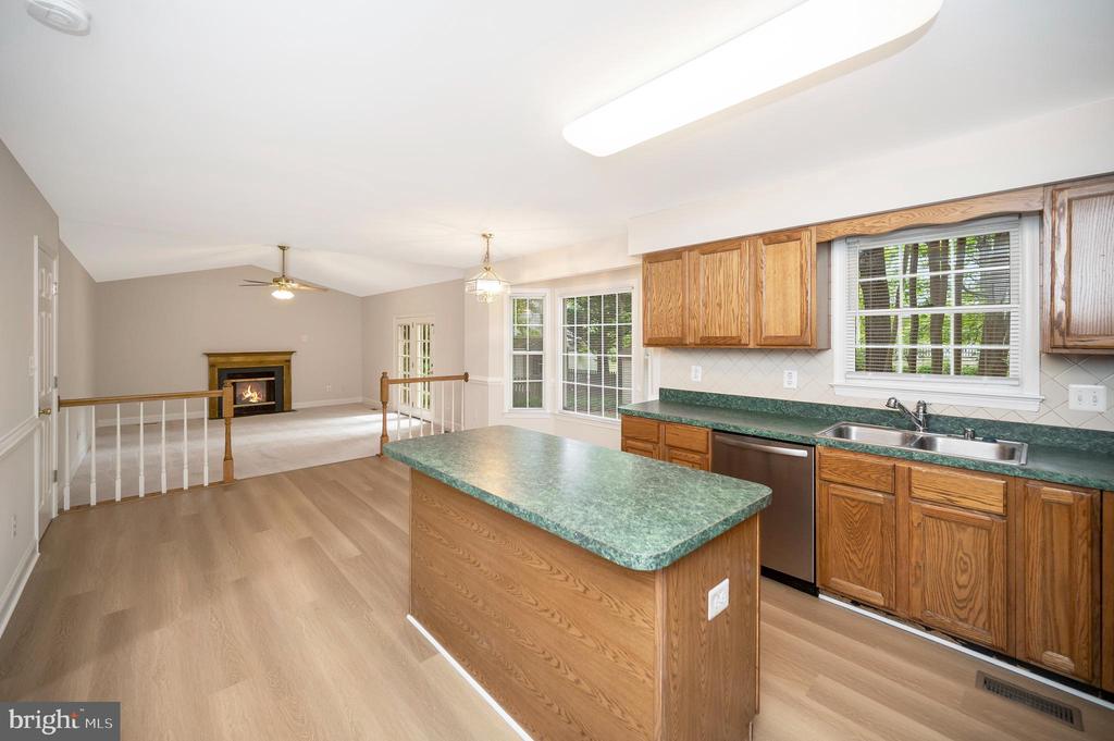 11302 BATH COURT