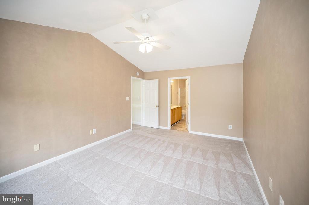 11302 BATH COURT