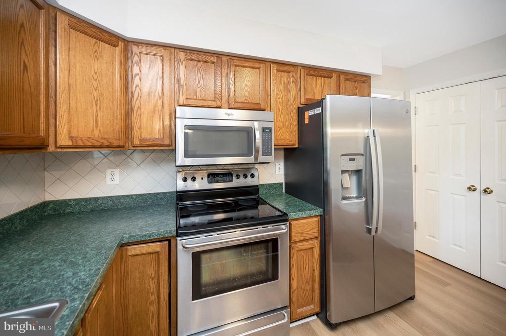 11302 BATH COURT