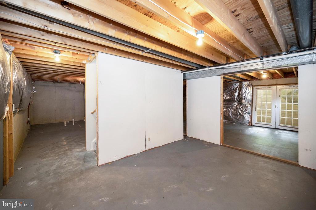 11302 BATH COURT