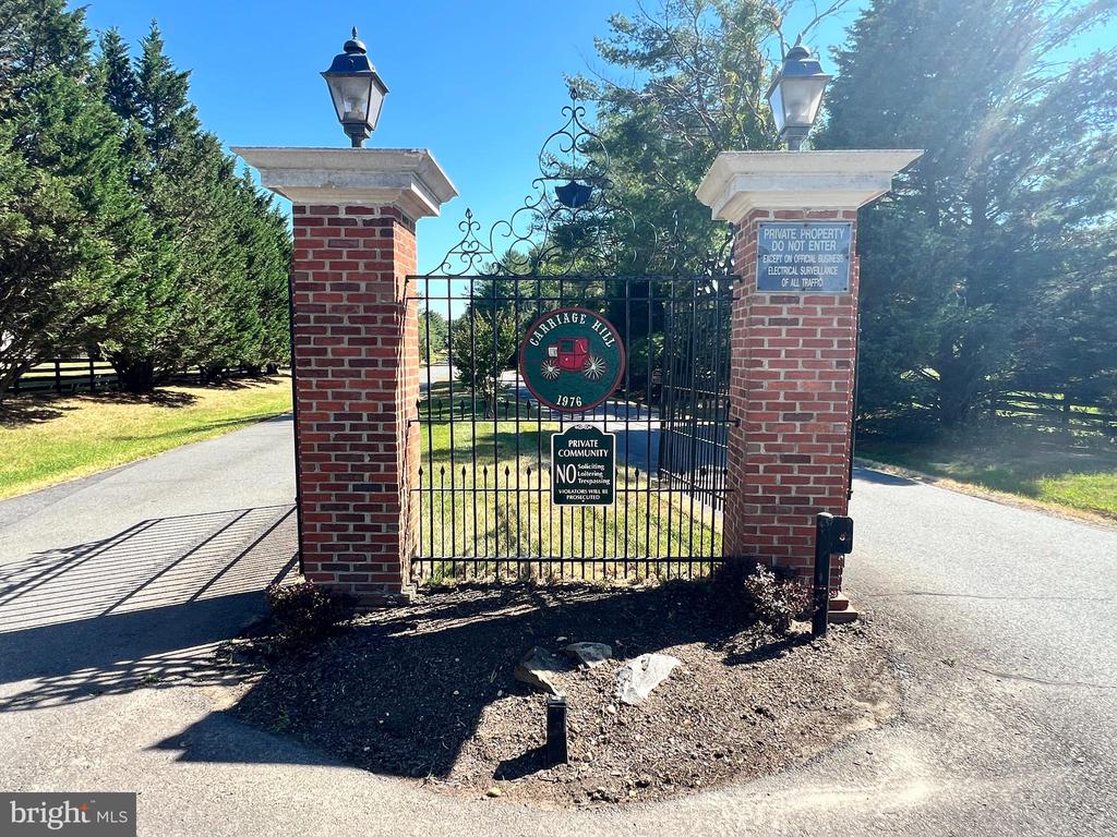 3 OLDE PLANTATION DRIVE