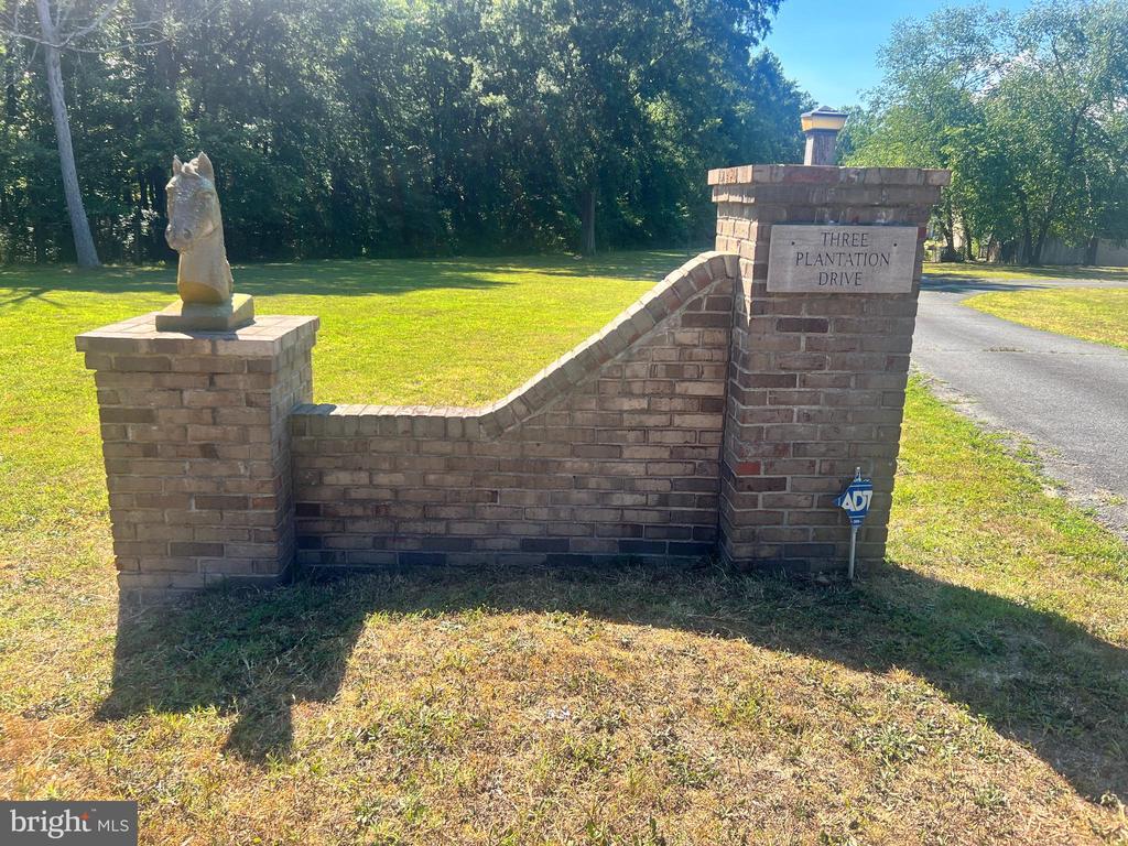 3 OLDE PLANTATION DRIVE