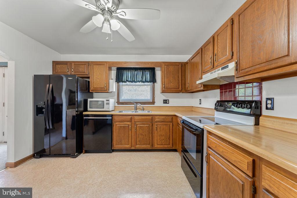 11412 WENTWORTH COURT