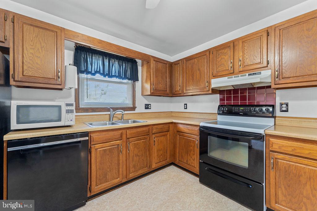11412 WENTWORTH COURT