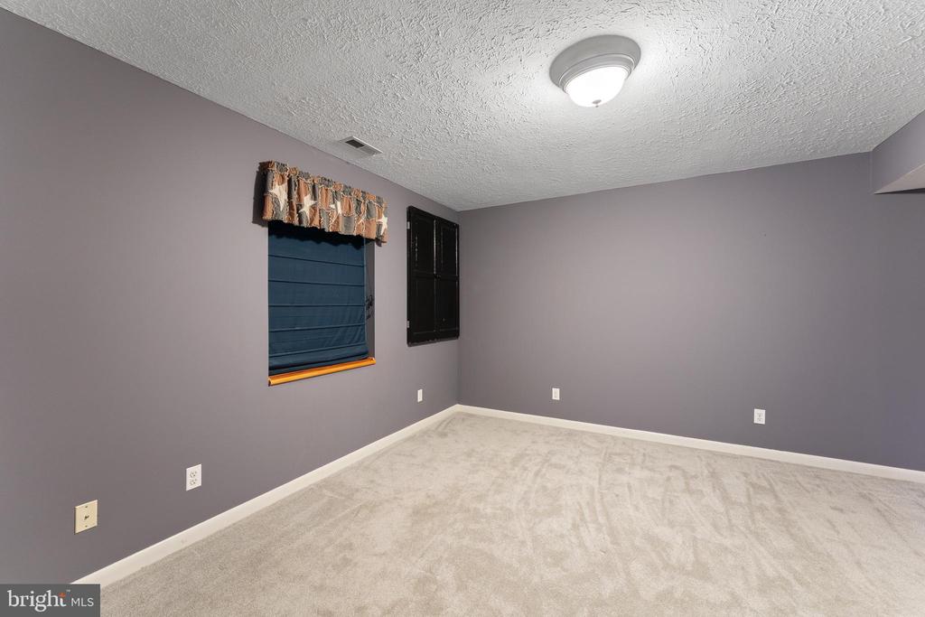 6158 COVENTRY COURT