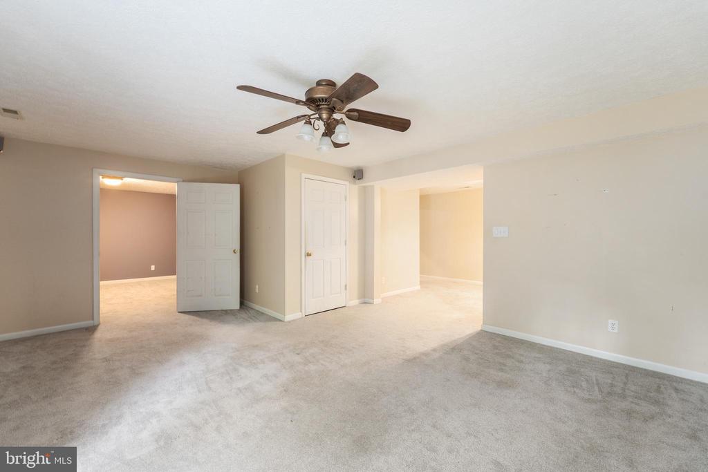 6158 COVENTRY COURT