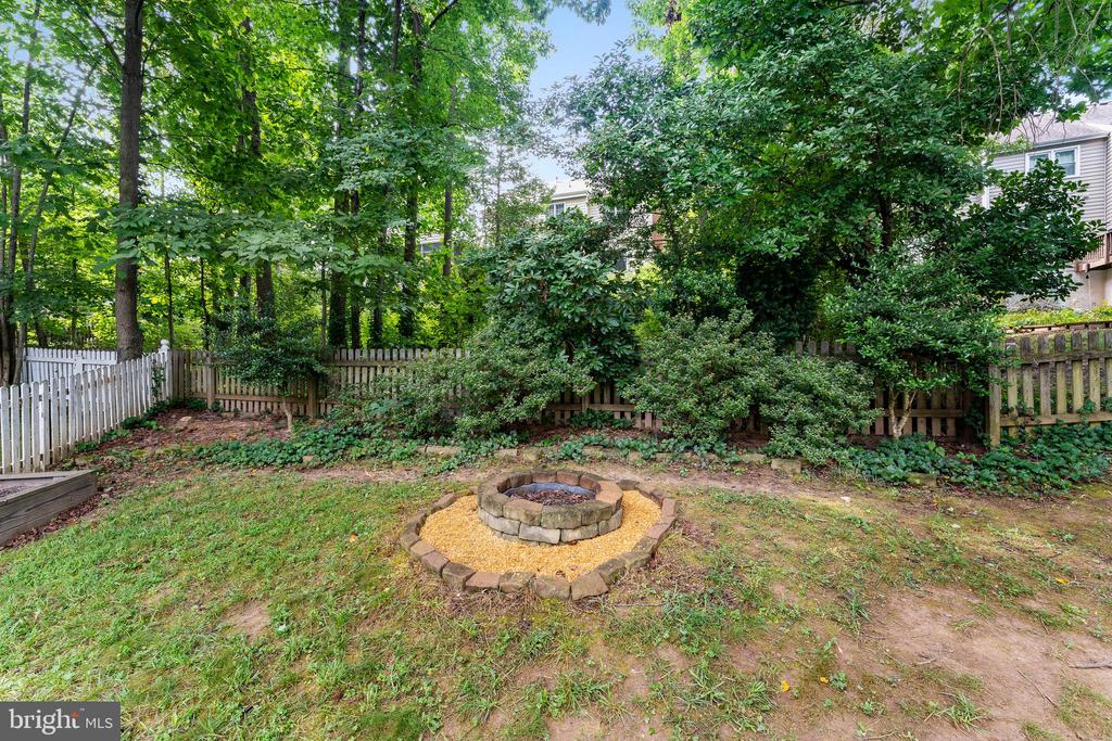 6158 COVENTRY COURT