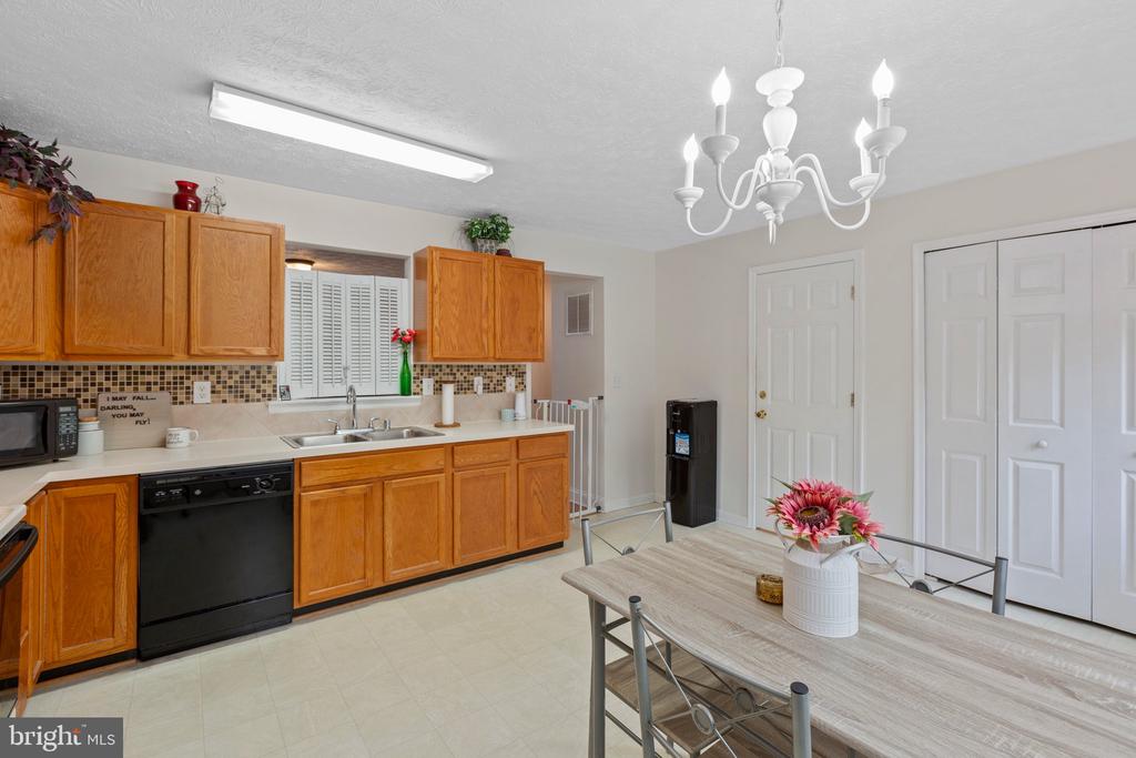3926 SAINT MICHAELS SQUARE