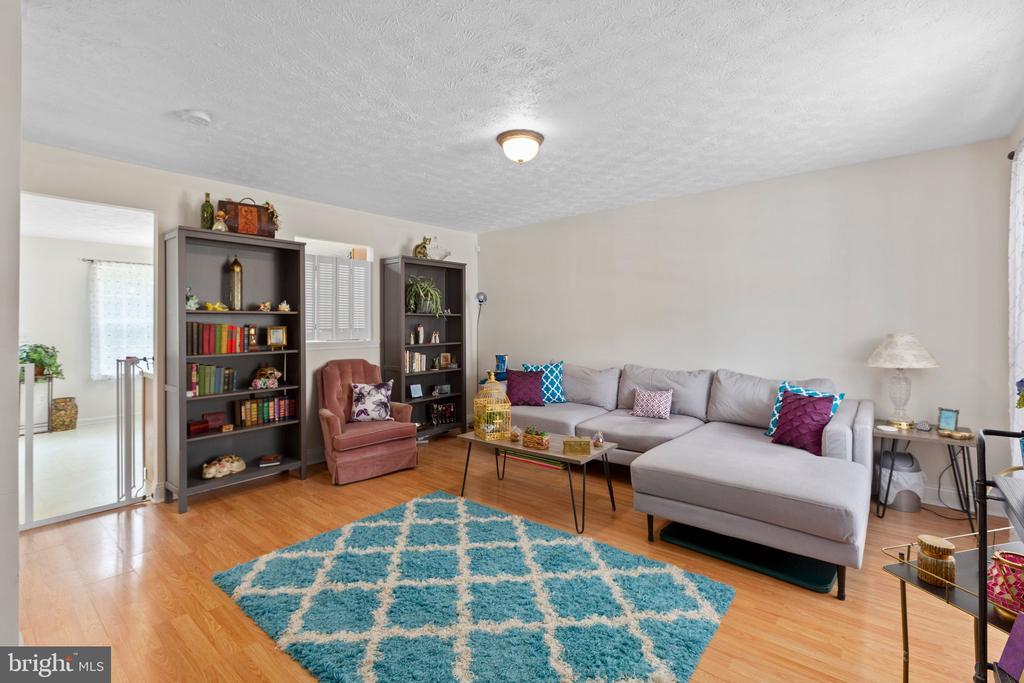3926 SAINT MICHAELS SQUARE