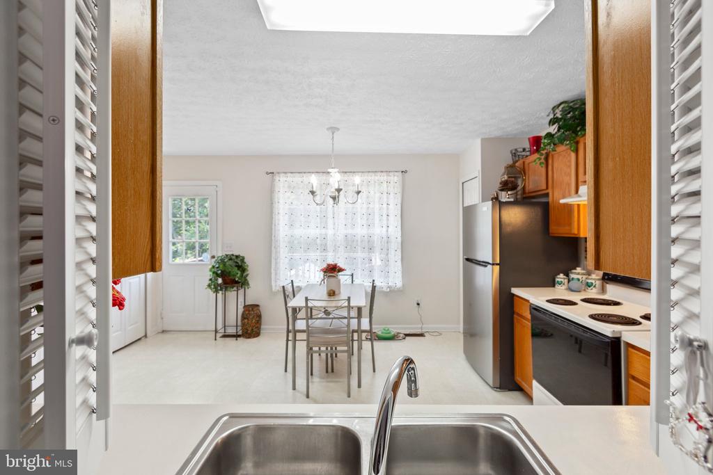 3926 SAINT MICHAELS SQUARE