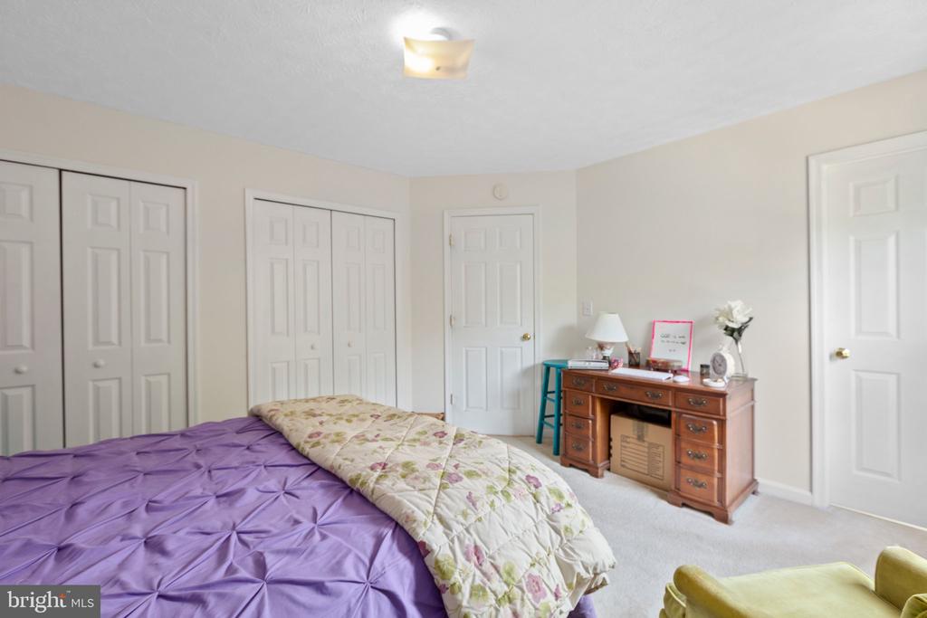 3926 SAINT MICHAELS SQUARE