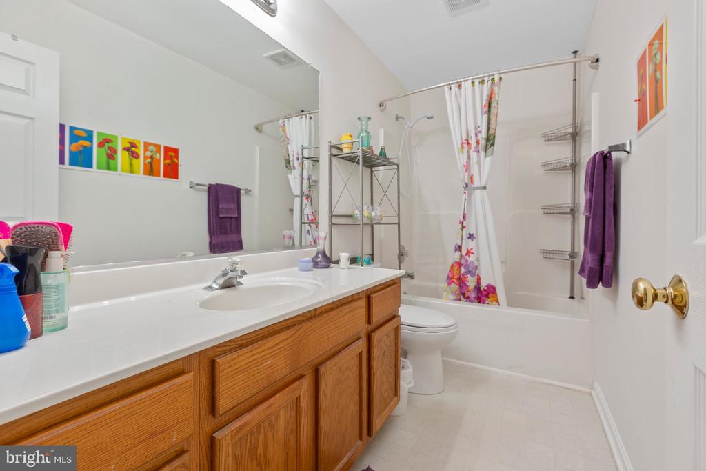 3926 SAINT MICHAELS SQUARE