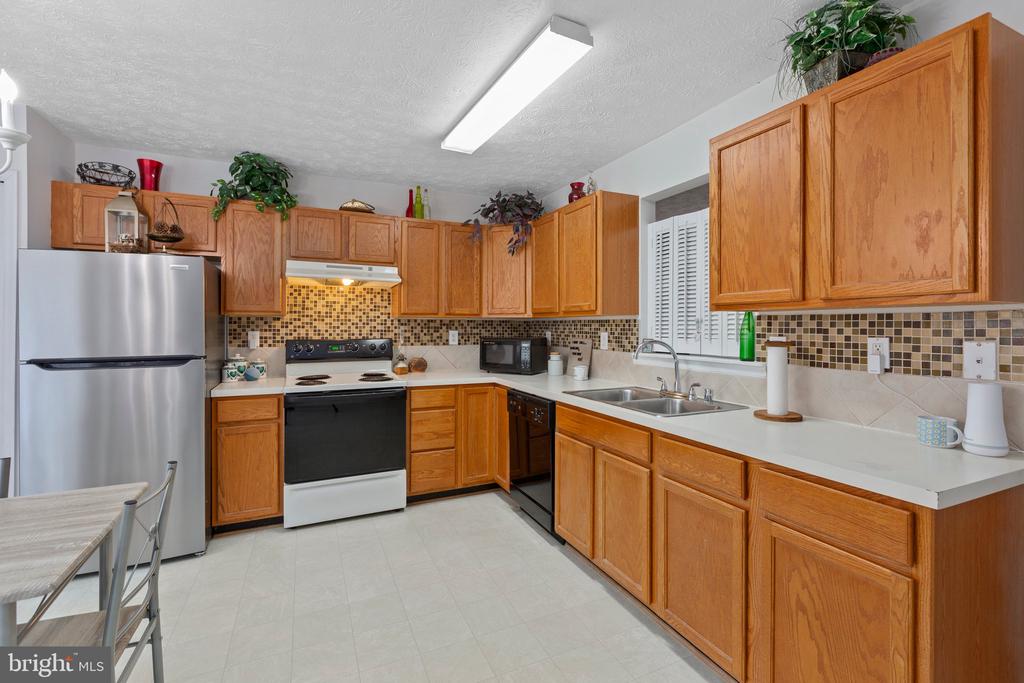 3926 SAINT MICHAELS SQUARE