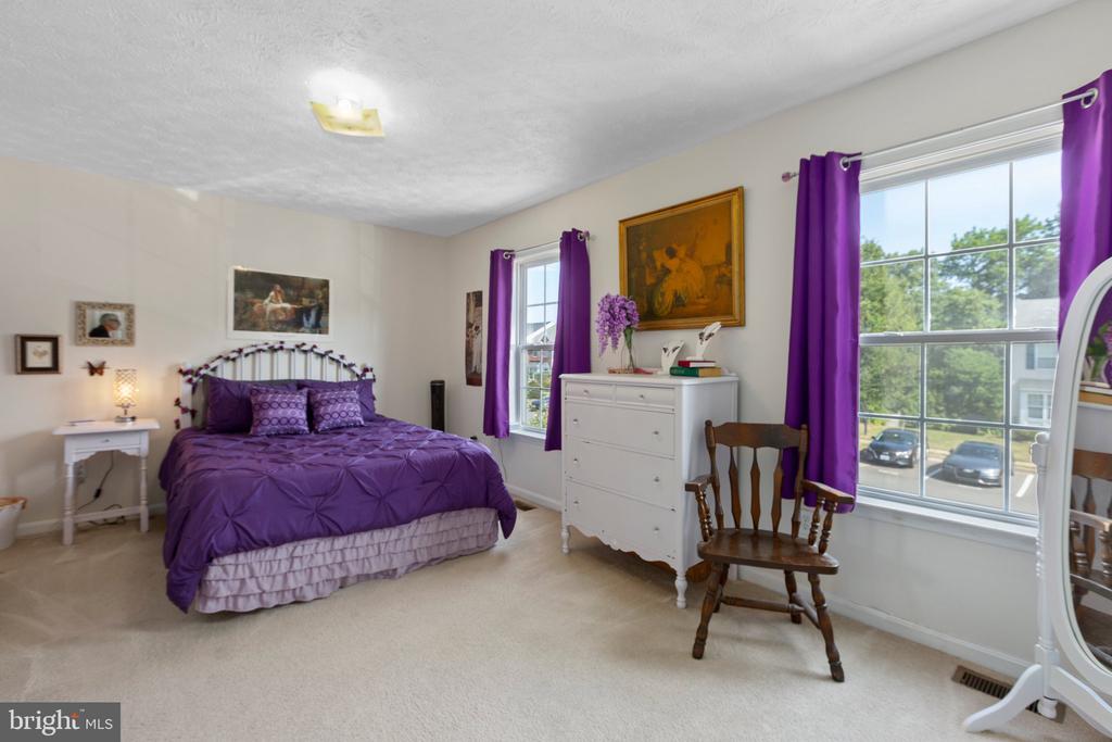 3926 SAINT MICHAELS SQUARE