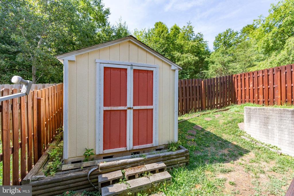 3926 SAINT MICHAELS SQUARE