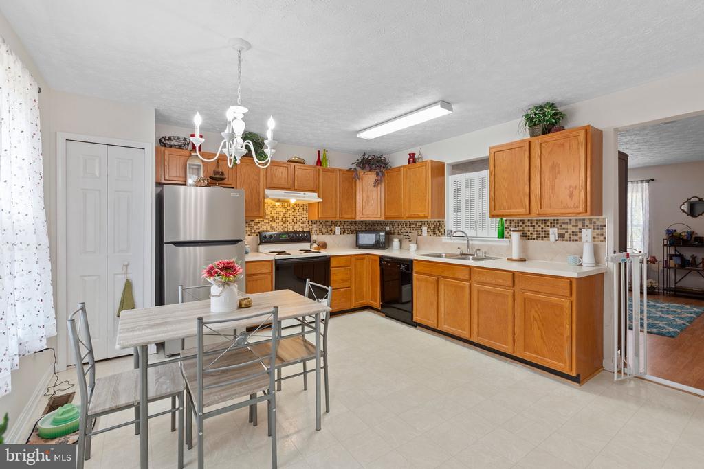 3926 SAINT MICHAELS SQUARE