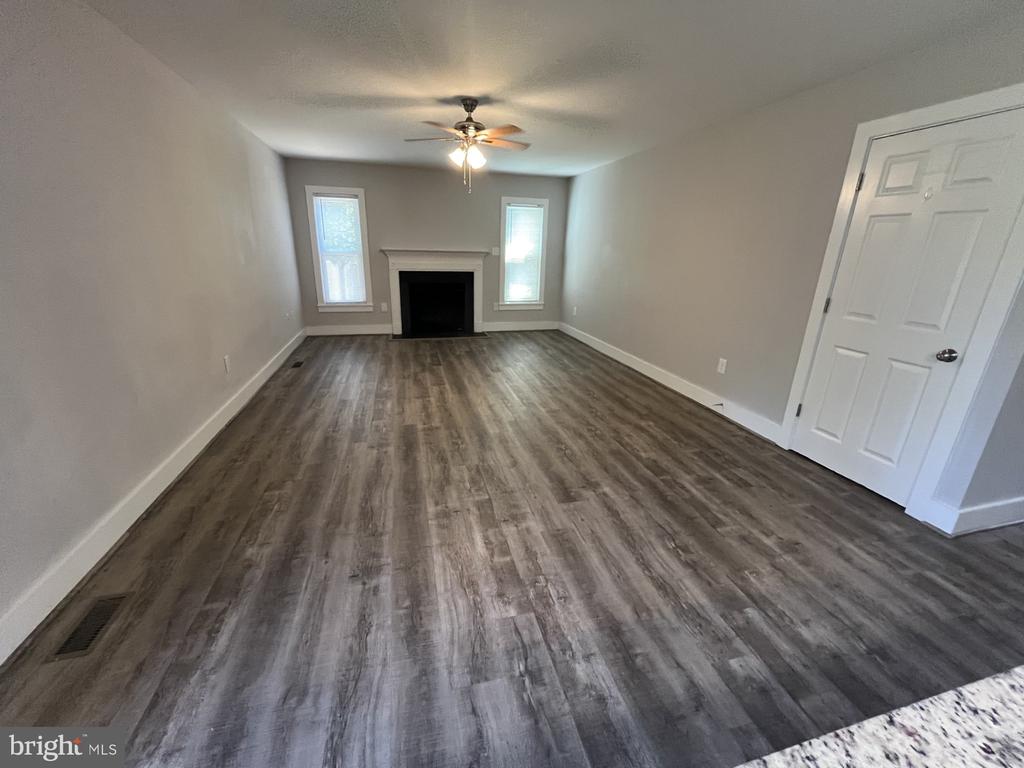 5103 SIGNAL CORPS DRIVE