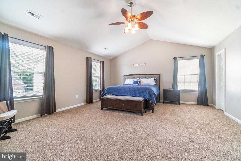 10112 LEES CROSSING LANE