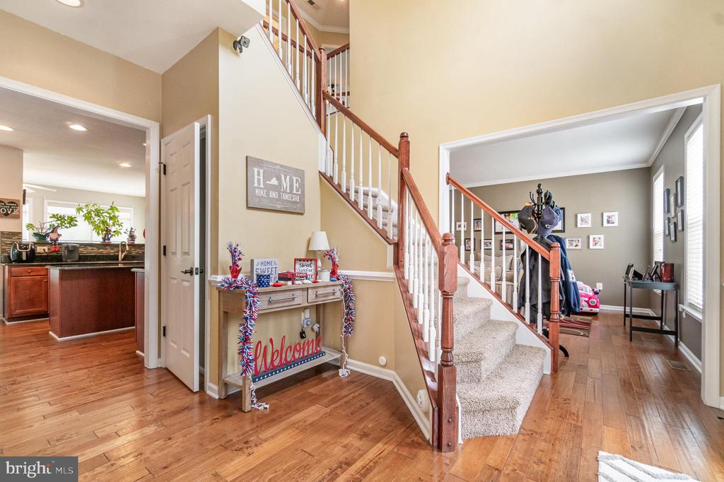 10112 LEES CROSSING LANE