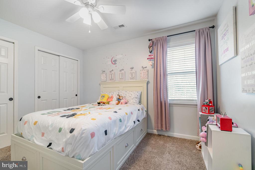 10112 LEES CROSSING LANE