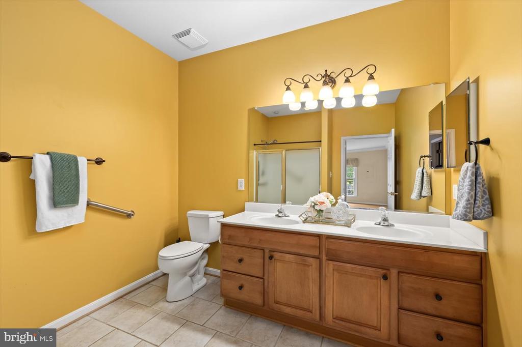 9536 AIRDRIE LANE