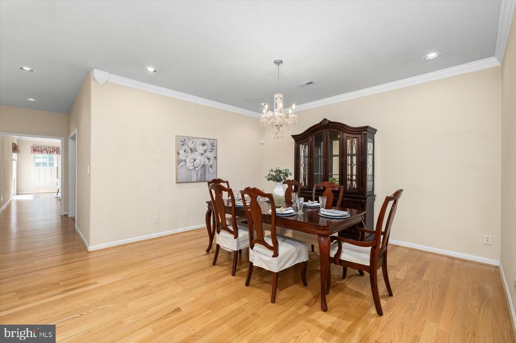 9536 AIRDRIE LANE