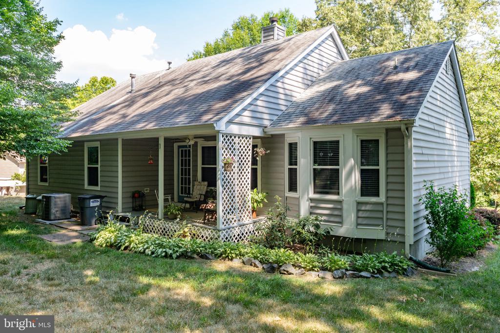 10906 CRESTWOOD DRIVE