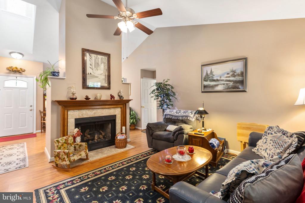 10906 CRESTWOOD DRIVE