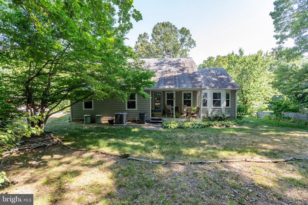 10906 CRESTWOOD DRIVE